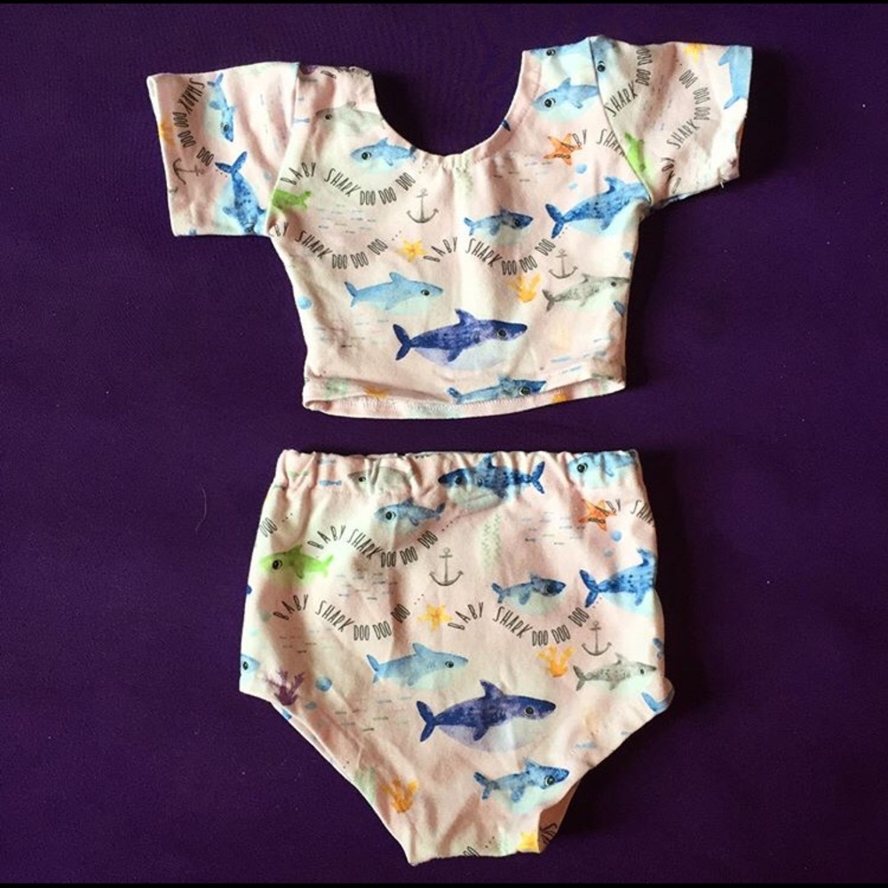 Baby shark outfit